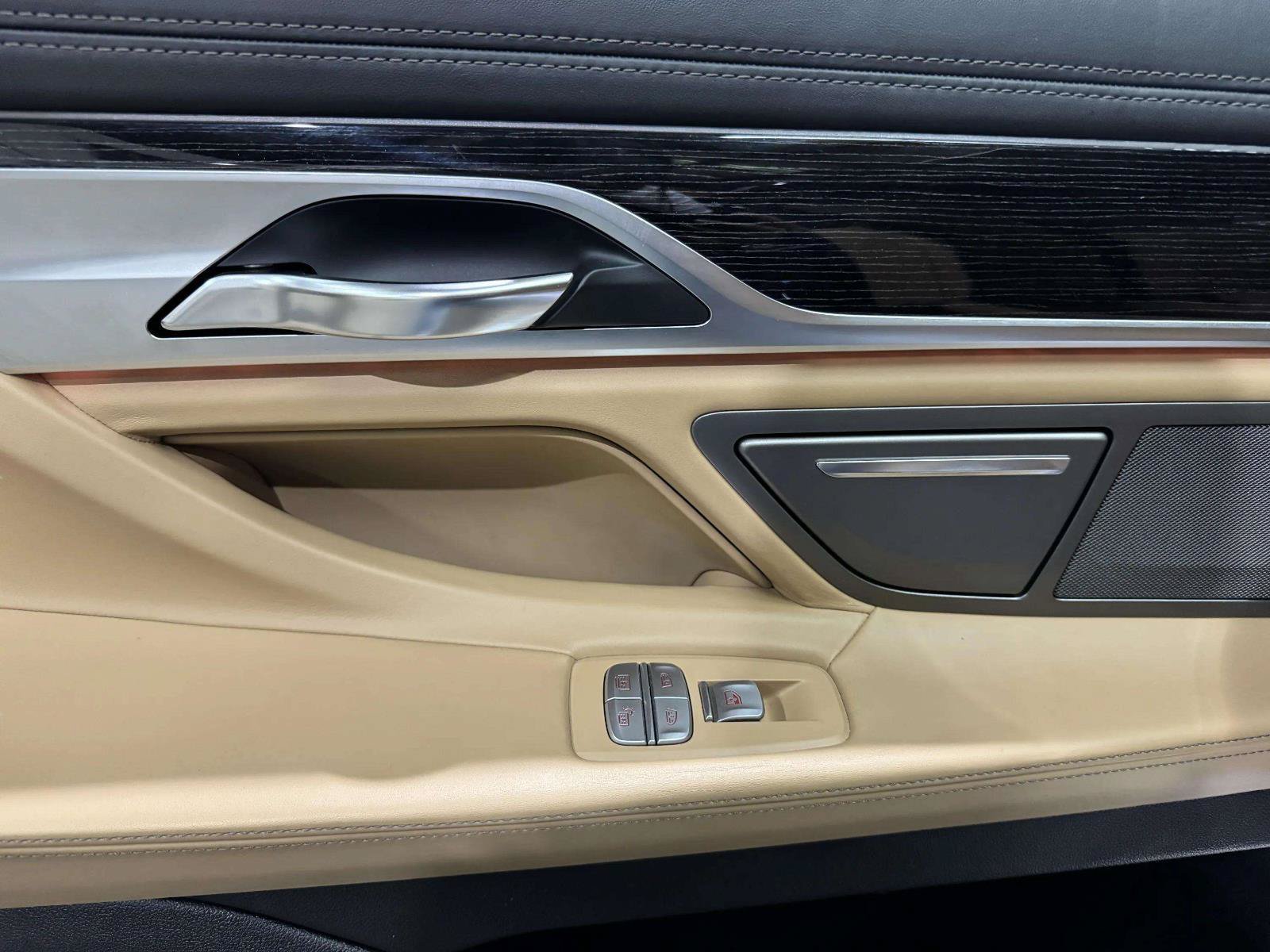 Used 2016 BMW 750i RWD image 42