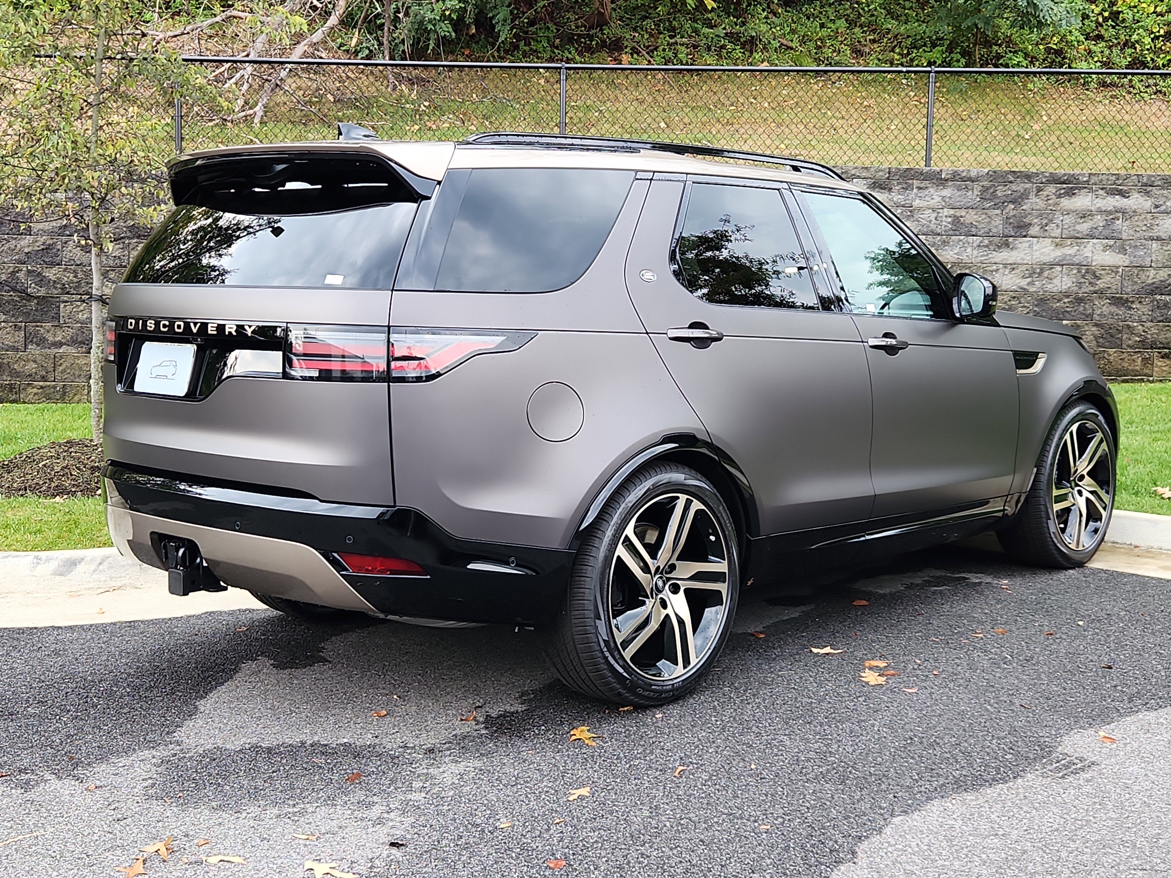 New 2026 Land Rover Discovery Limited Edition image 2