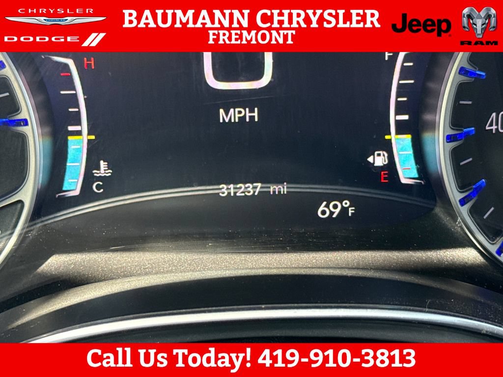 Used 2025 Chrysler Pacifica Limited FWD image 16