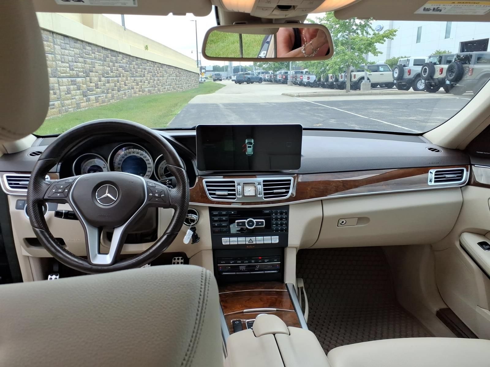 Used 2014 Mercedes-Benz E 350 4MATIC Sedan image 33