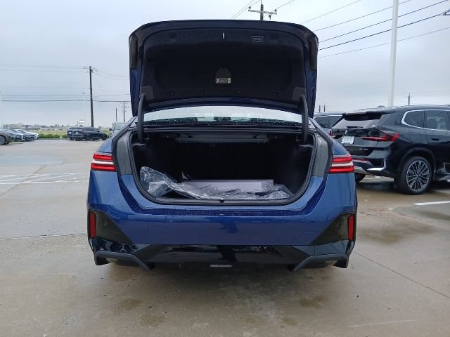 New 2026 BMW 530i w/ M Sport Package RWD image 9