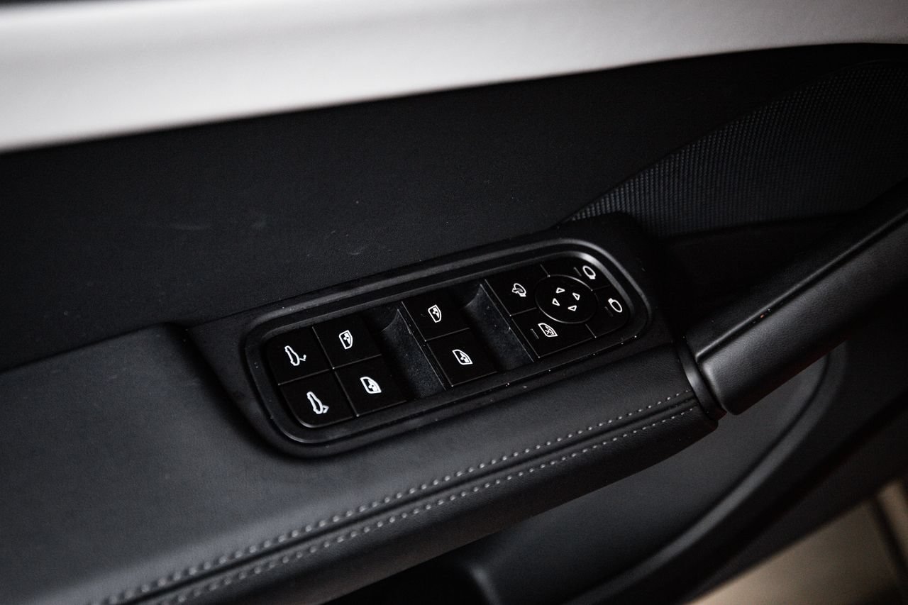 Certified 2026 Porsche Cayenne AWD/4WD image 22