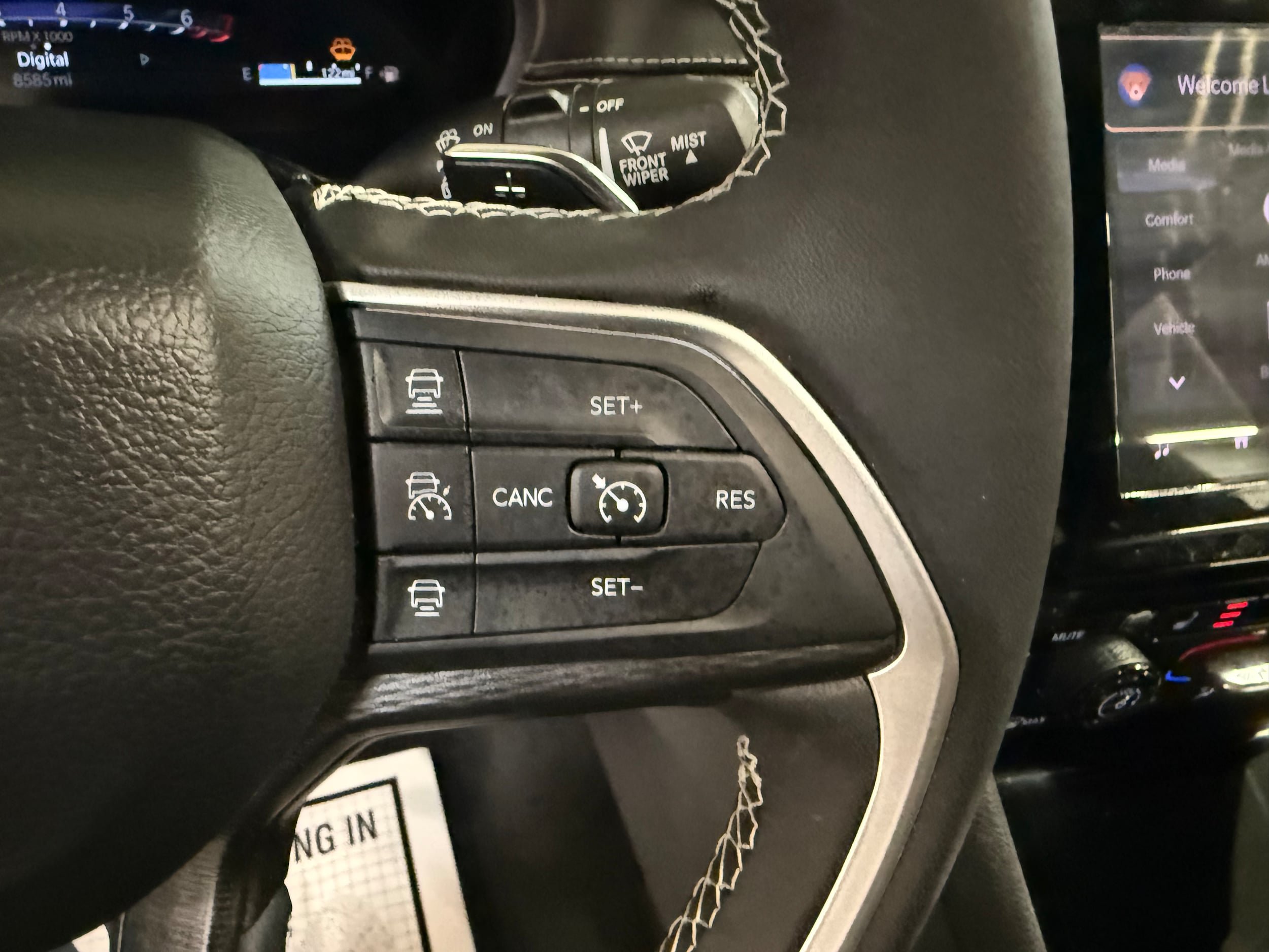 Certified 2025 Jeep Grand Cherokee L Altitude AWD/4WD image 50