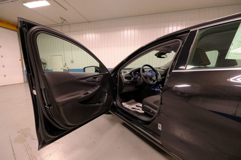 Used 2024 Chevrolet Malibu LT image 24