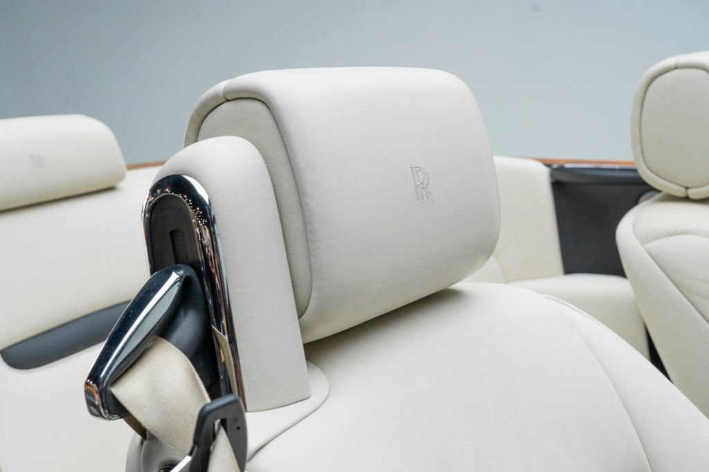 Used 2010 Rolls-Royce Phantom Drophead Coupe image 41