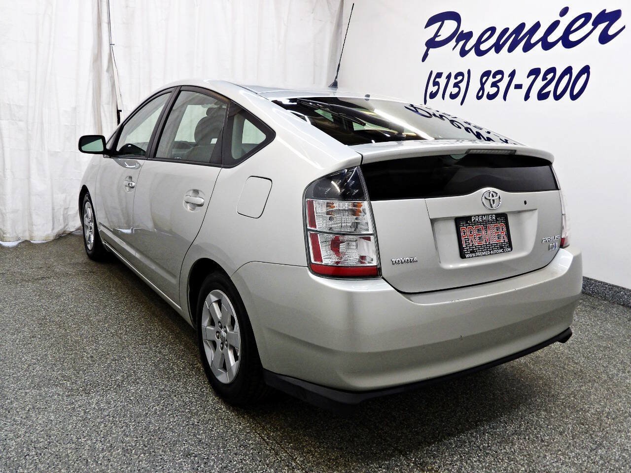 Used 2005 Toyota Prius w/ Pkg 6 FWD image 4