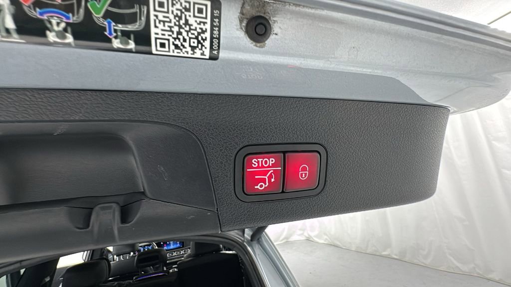 Used 2024 Mercedes-Benz GLS 580 4MATIC image 17