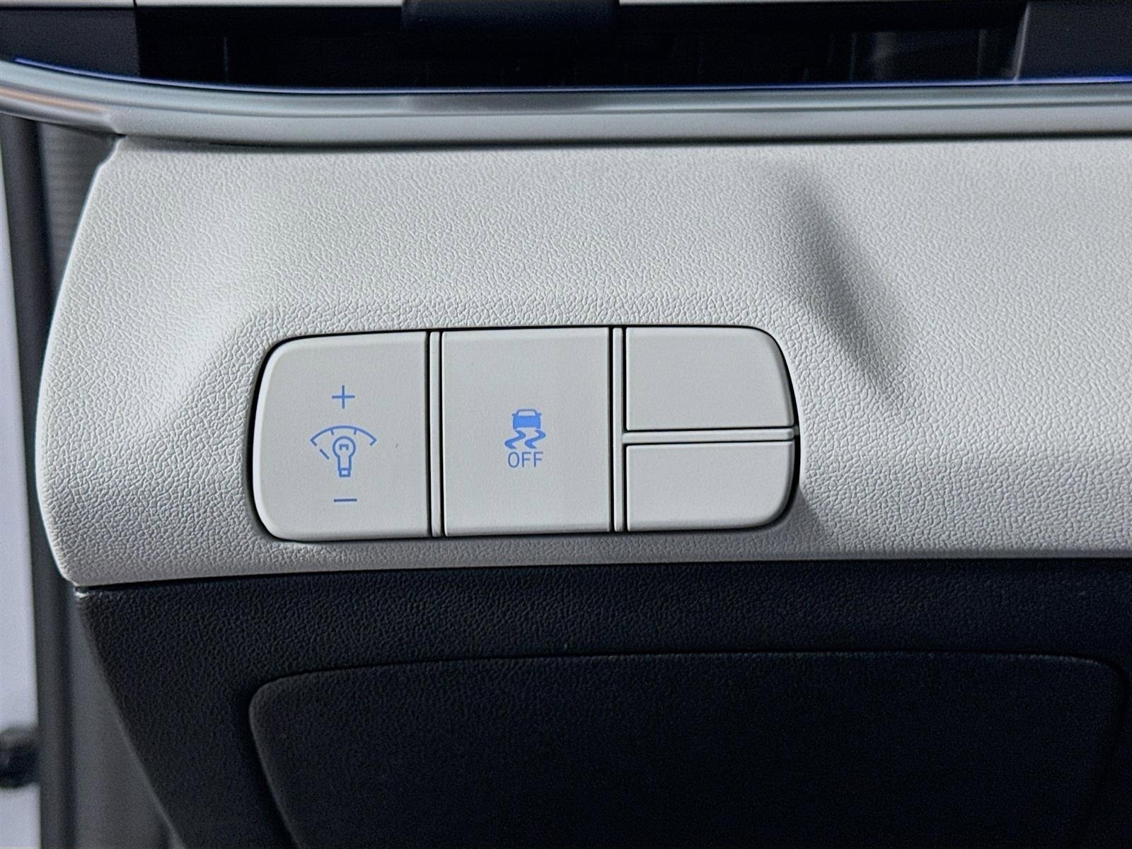 Certified 2025 Hyundai Elantra Limited image 10