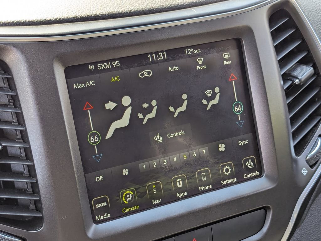 Used 2020 Jeep Cherokee Trailhawk AWD/4WD image 20