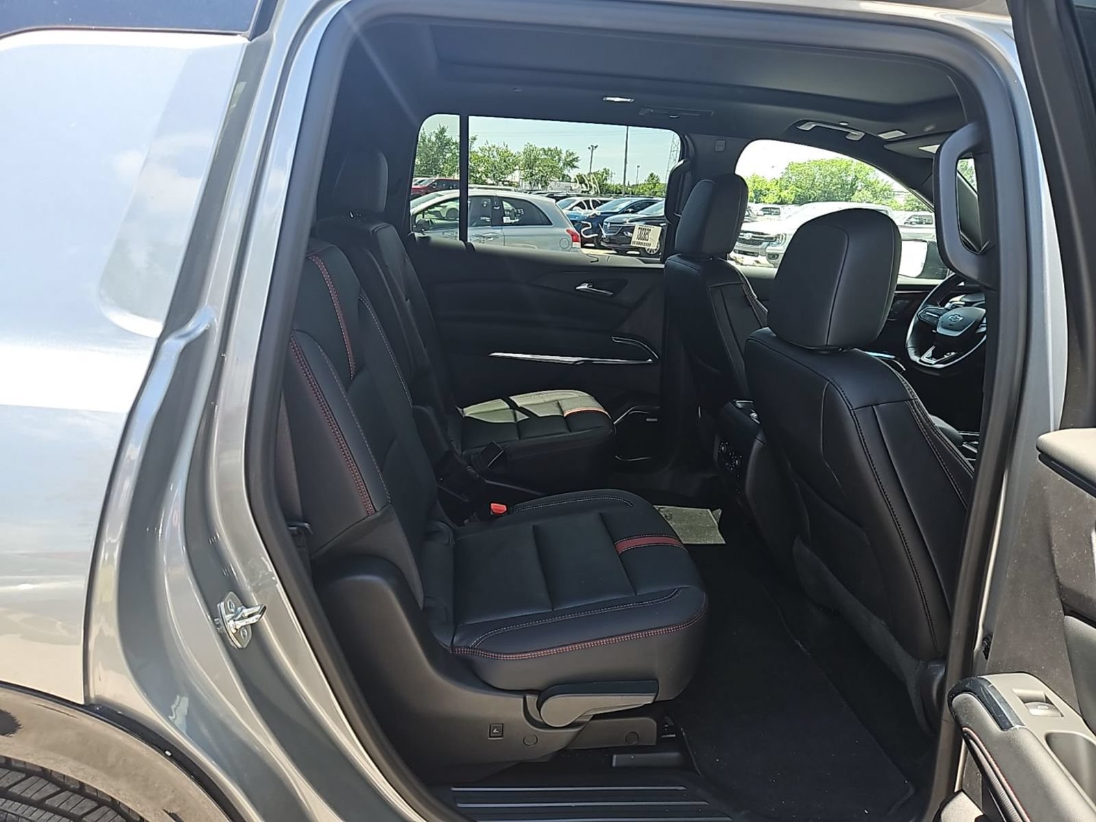 Used 2026 Chevrolet Traverse RS AWD/4WD image 9
