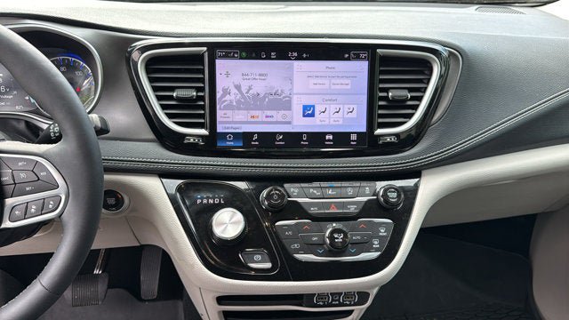 Certified 2024 Chrysler Pacifica Touring-L AWD/4WD image 22