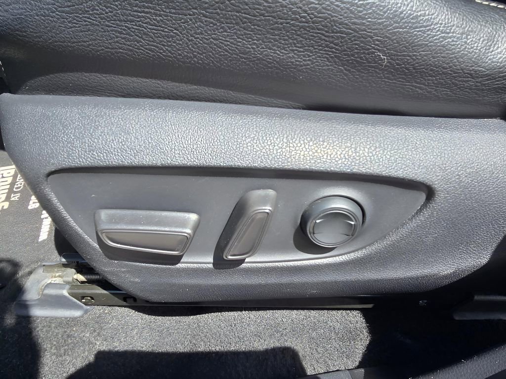 Used 2021 Toyota RAV4 XLE AWD/4WD image 24
