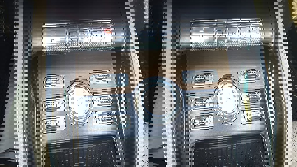 Used 2025 Lincoln Nautilus Reserve image 22