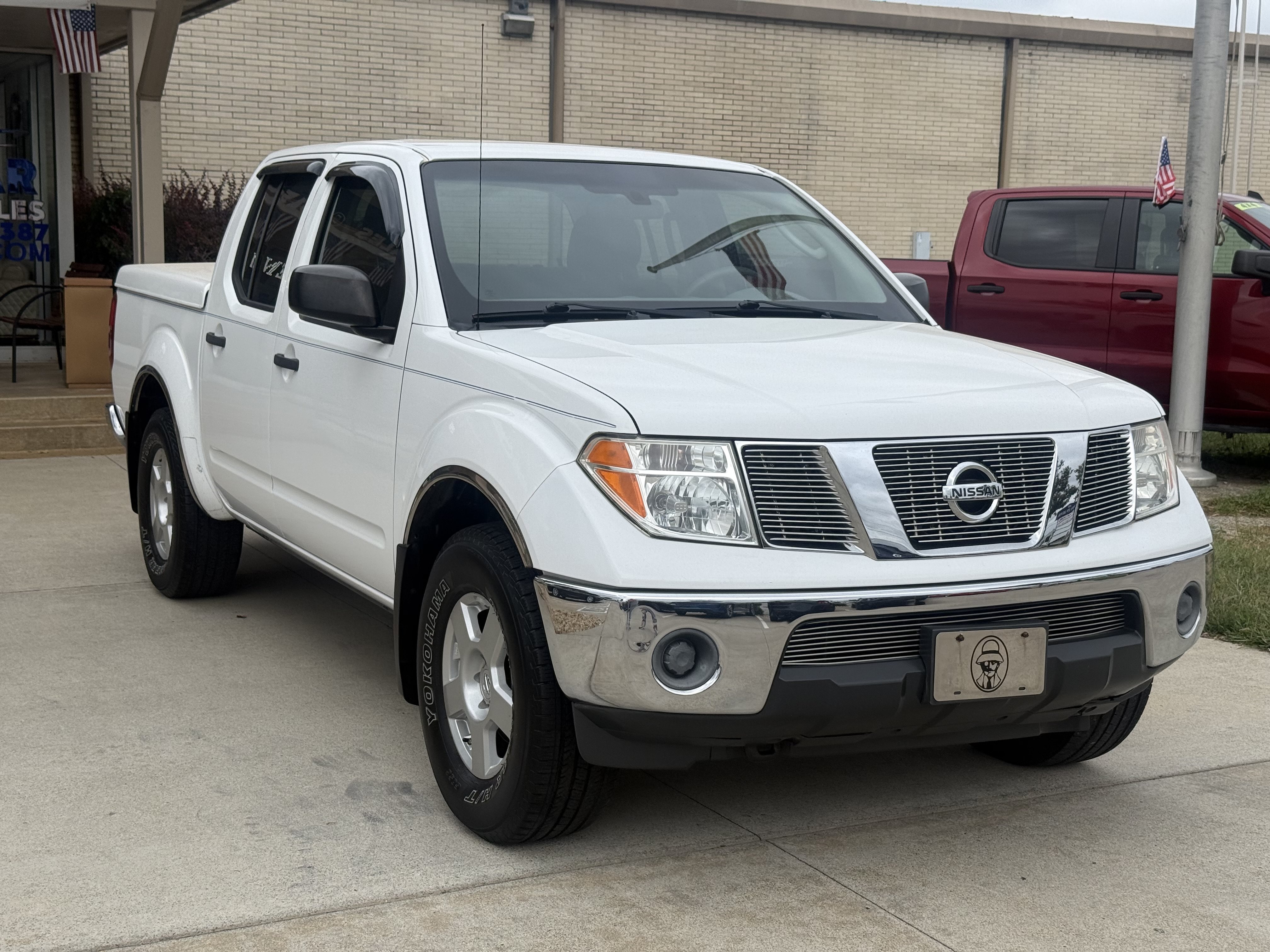 Used 2008 Nissan Frontier SE w/ SE Value Truck Pkg AWD/4WD image 3
