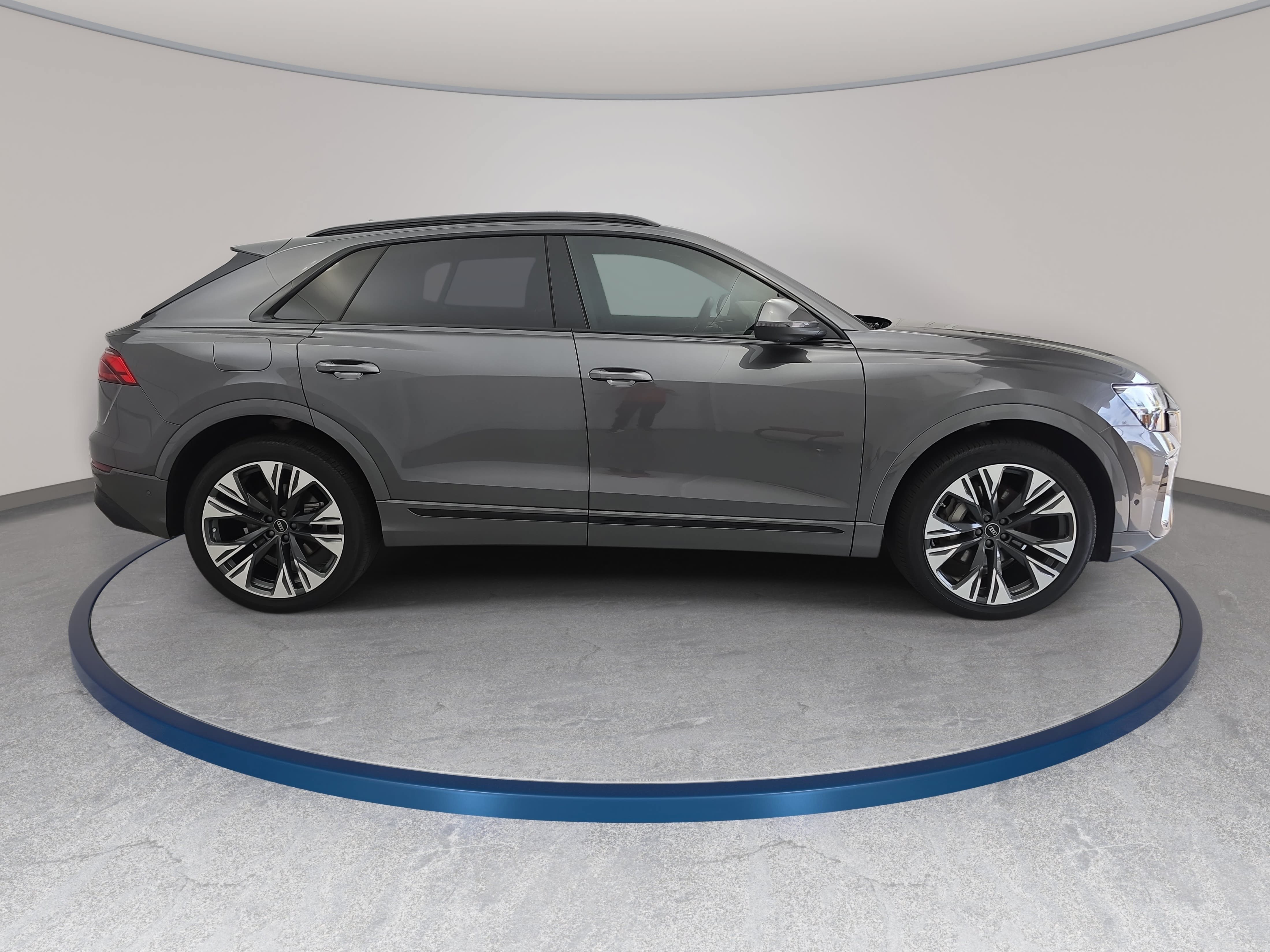 Used 2024 Audi Q8 Premium Plus AWD/4WD image 4