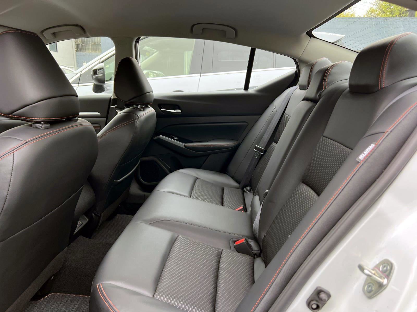 Used 2023 Nissan Altima 2.5 SR FWD image 12