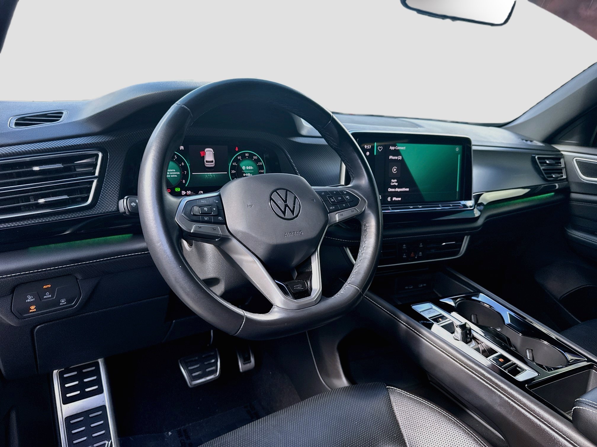 Used 2024 Volkswagen Atlas Cross Sport SEL R-Line AWD/4WD image 9