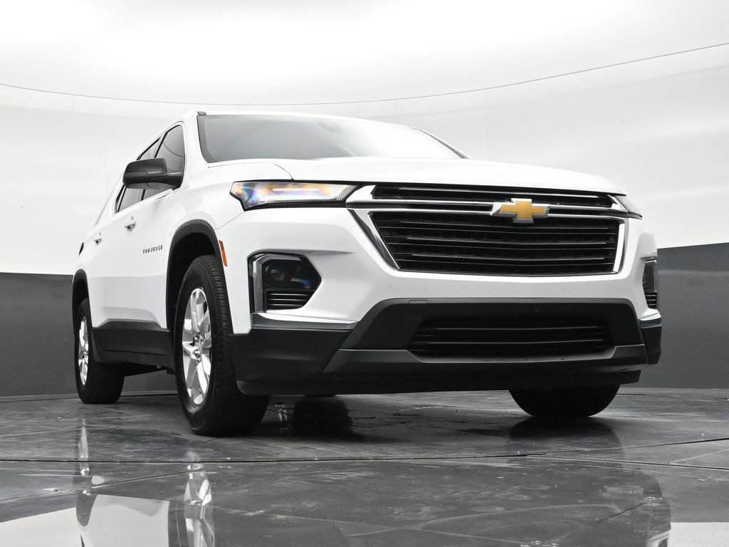 Used 2023 Chevrolet Traverse LS FWD image 25