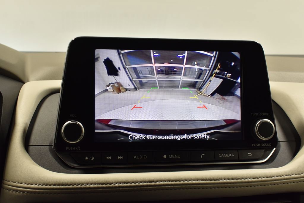 Used 2025 Nissan Rogue SV image 23