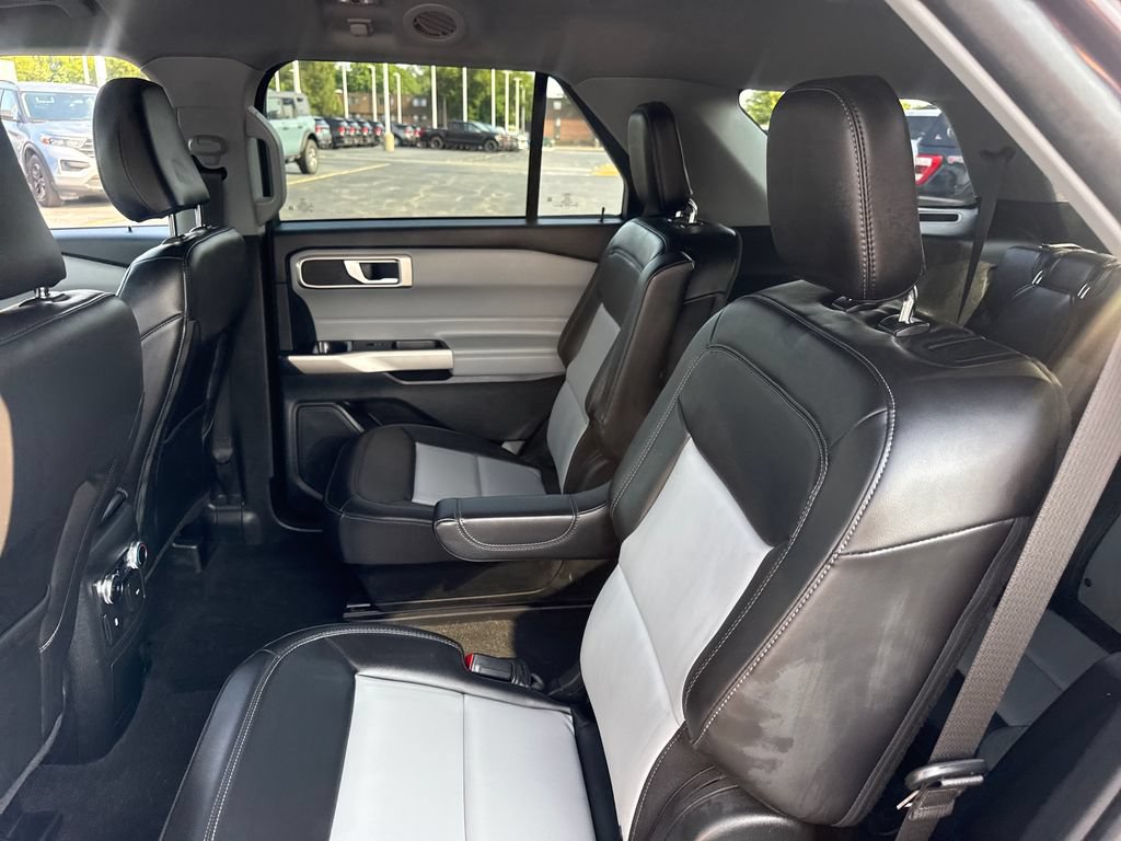 Used 2023 Ford Explorer XLT w/ Equipment Group 202A AWD/4WD image 20