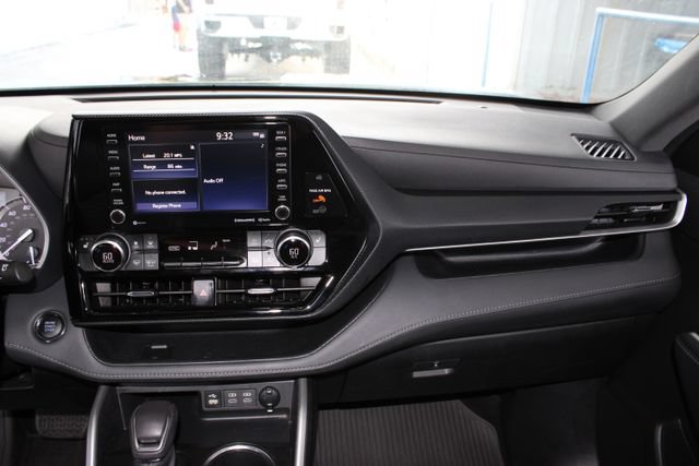 Used 2022 Toyota Highlander XSE AWD/4WD image 26