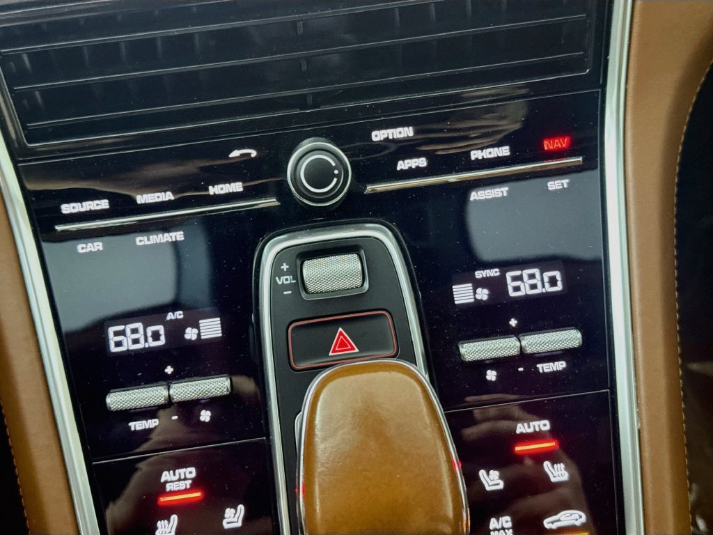 Used 2018 Porsche Panamera 4S w/ Premium Package Plus AWD/4WD image 16