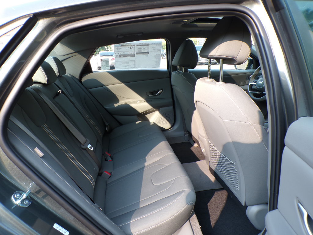New 2026 Hyundai Elantra SEL Sport Premium FWD image 19