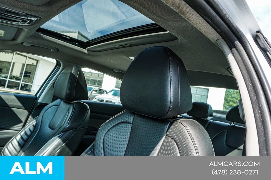 Used 2024 Hyundai Elantra Limited FWD image 17