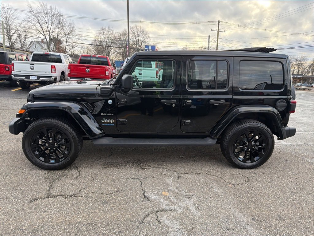 Certified 2022 Jeep Wrangler Unlimited Sahara w/ Cold Weather Group image 13