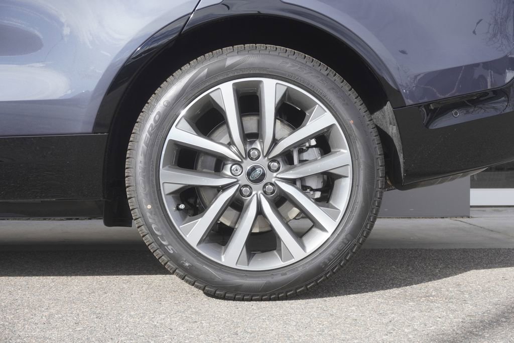 New 2026 Land Rover Discovery Limited Edition image 33