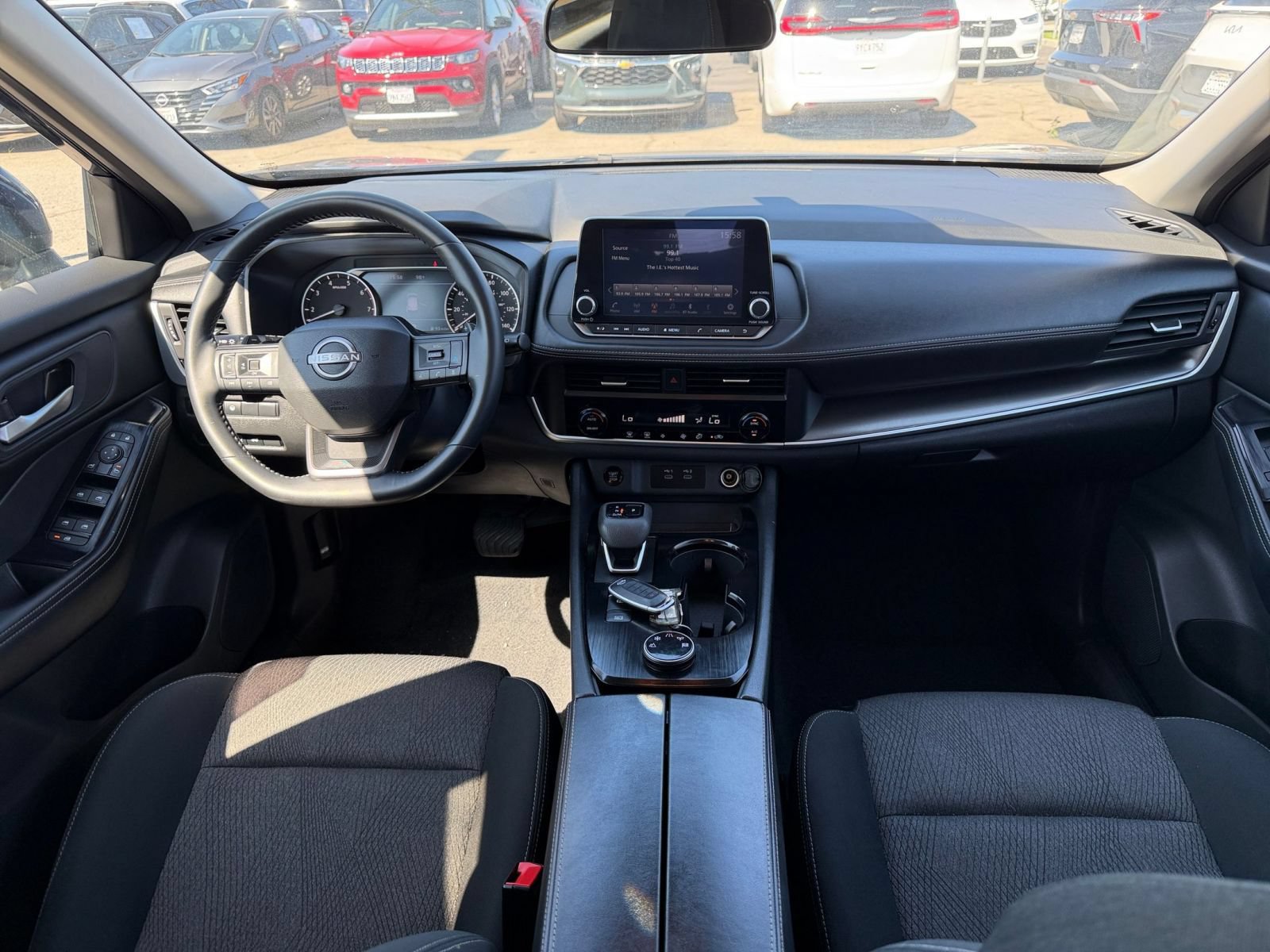 Used 2025 Nissan Rogue SV AWD/4WD image 35
