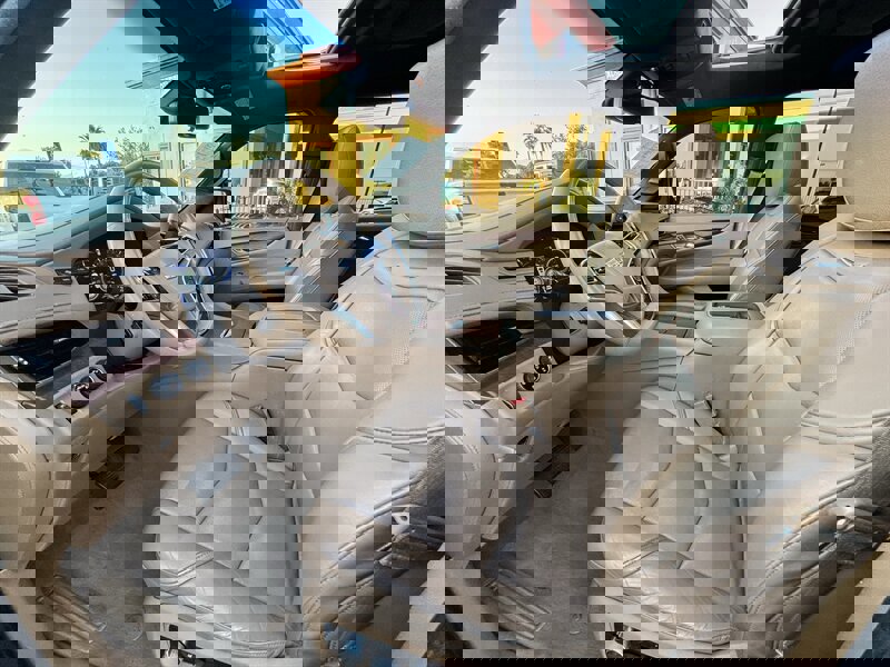 Used 2017 Cadillac Escalade ESV Platinum image 12