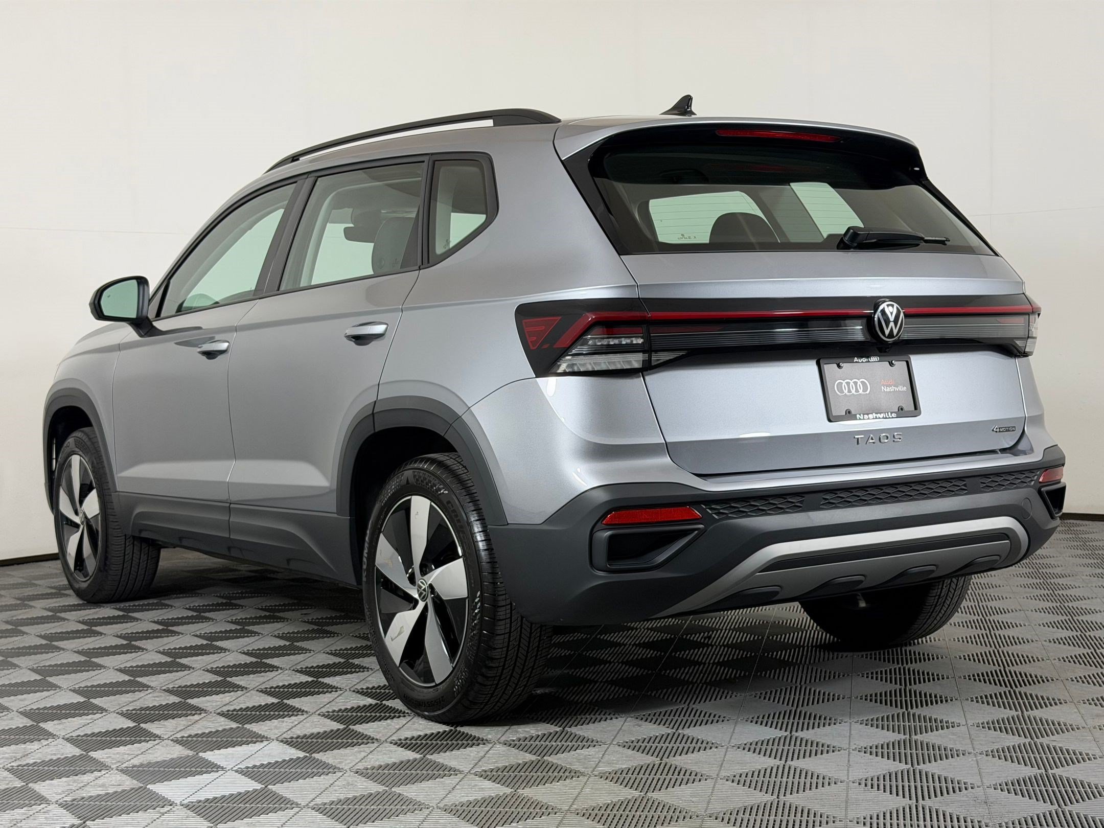 Used 2025 Volkswagen Taos S AWD/4WD image 3