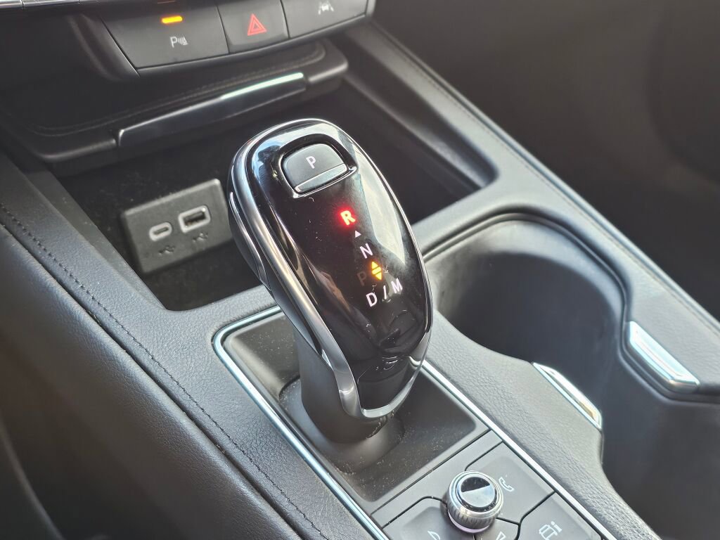 Used 2025 Cadillac XT4 Premium Luxury image 38