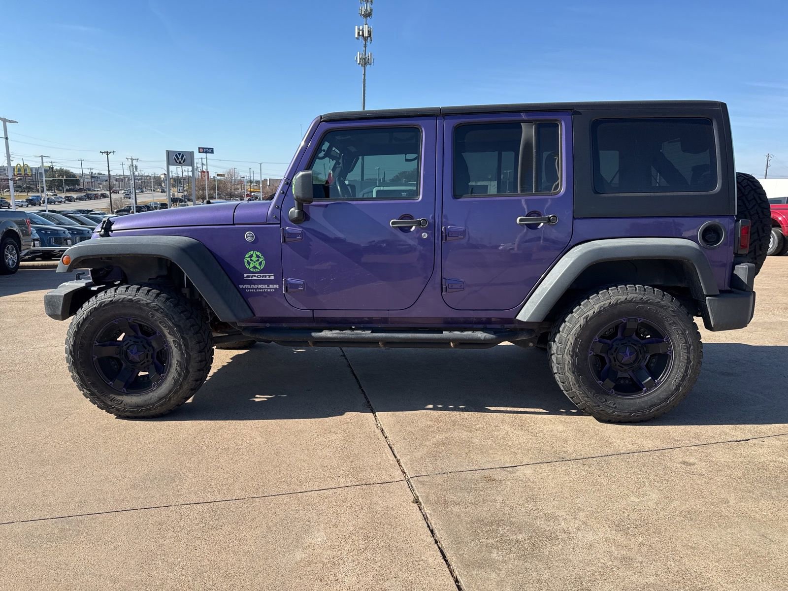 Used 2017 Jeep Wrangler Unlimited Sport w/ Connectivity Group image 4