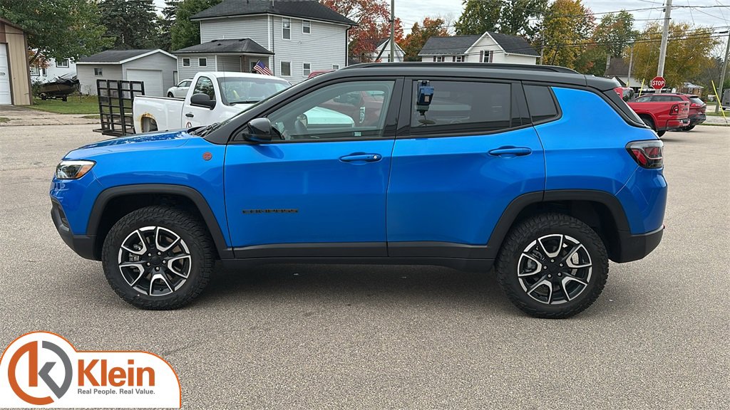 Used 2024 Jeep Compass Trailhawk w/ Trailhawk Elite Group image 4