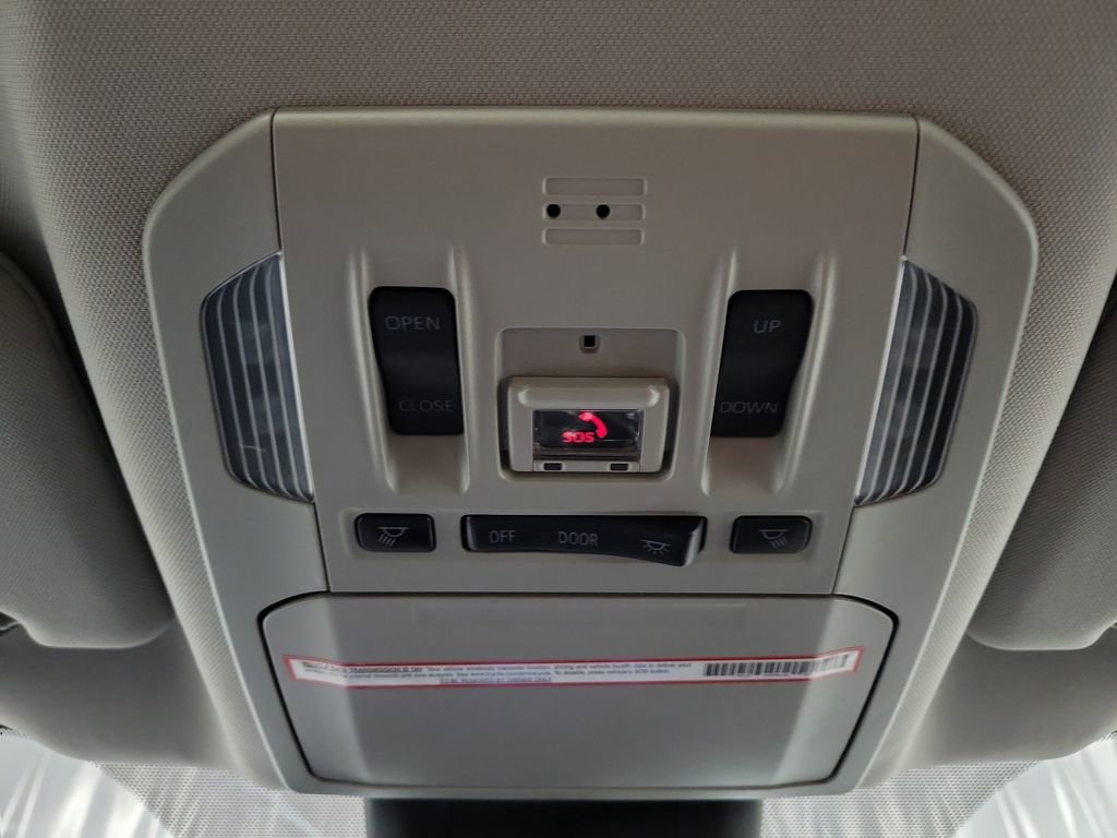 Used 2021 Toyota Highlander XLE image 21