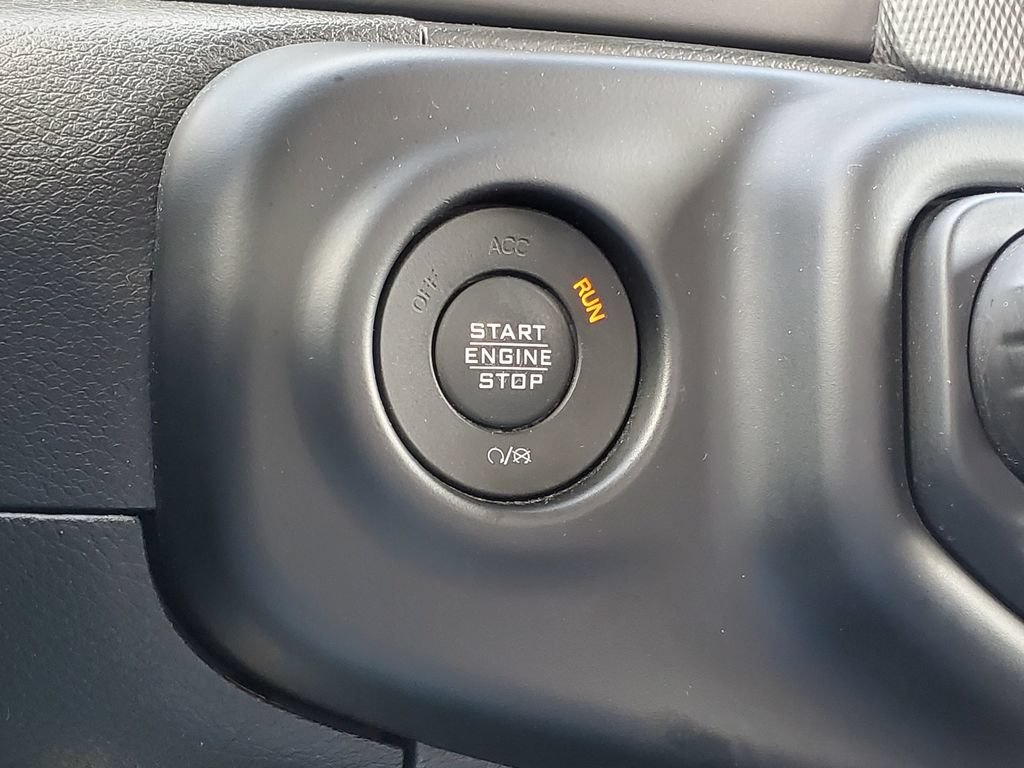Used 2022 Jeep Gladiator Sport AWD/4WD image 13