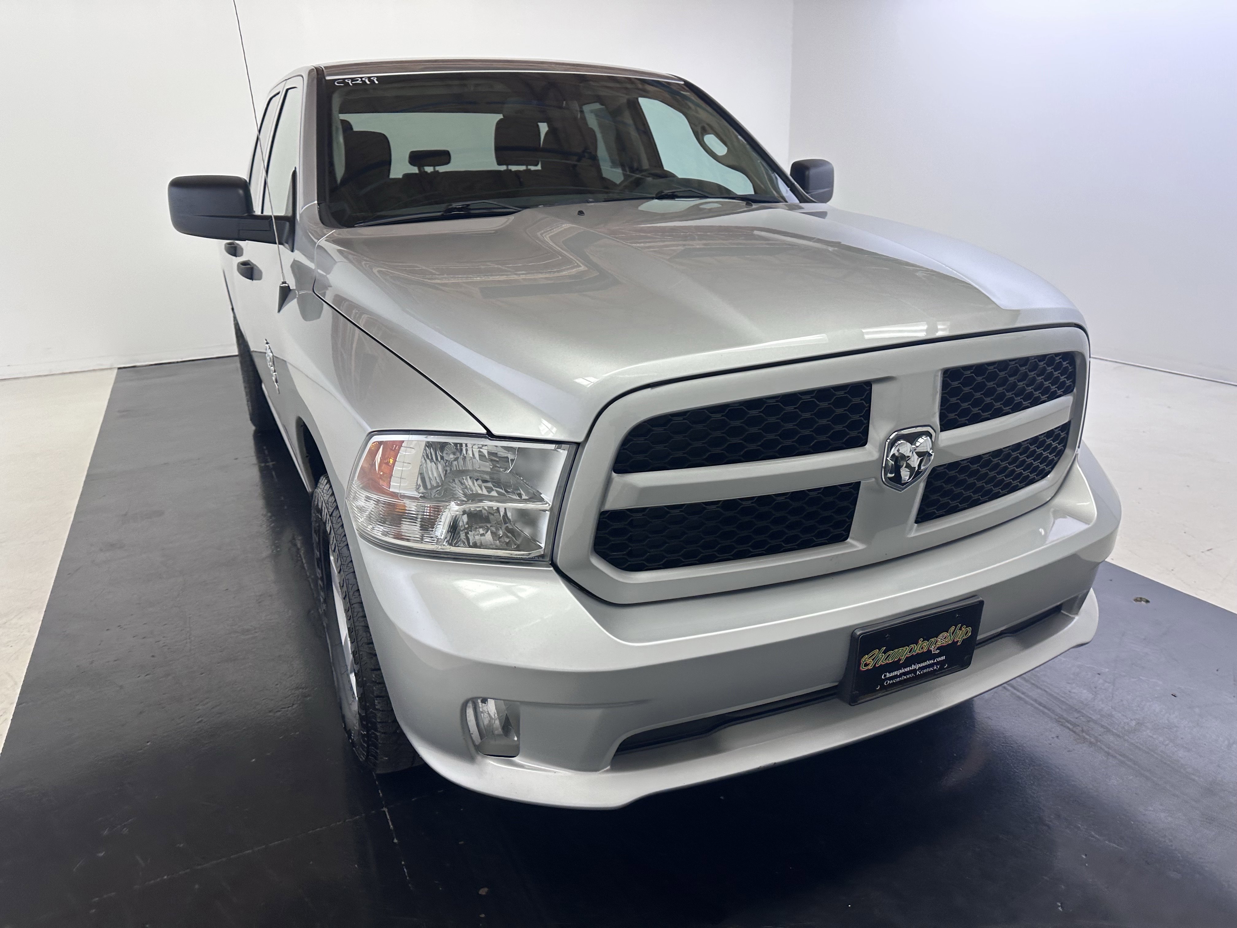 Used 2019 RAM 1500 Express image 3