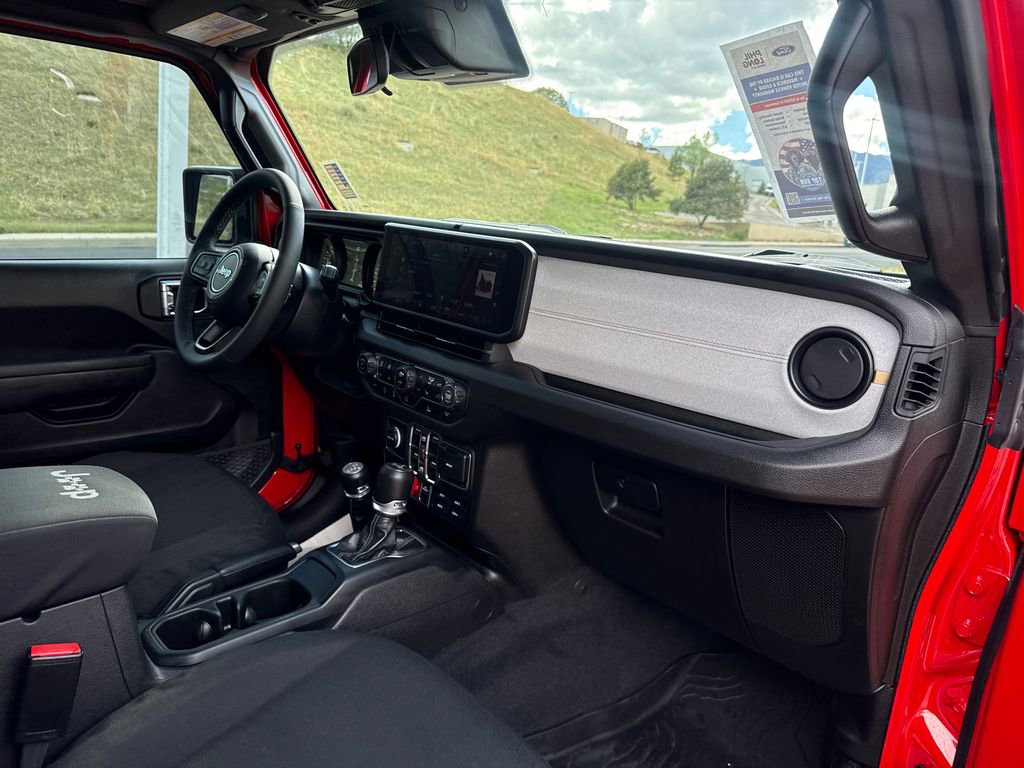 Used 2025 Jeep Wrangler Willys image 30