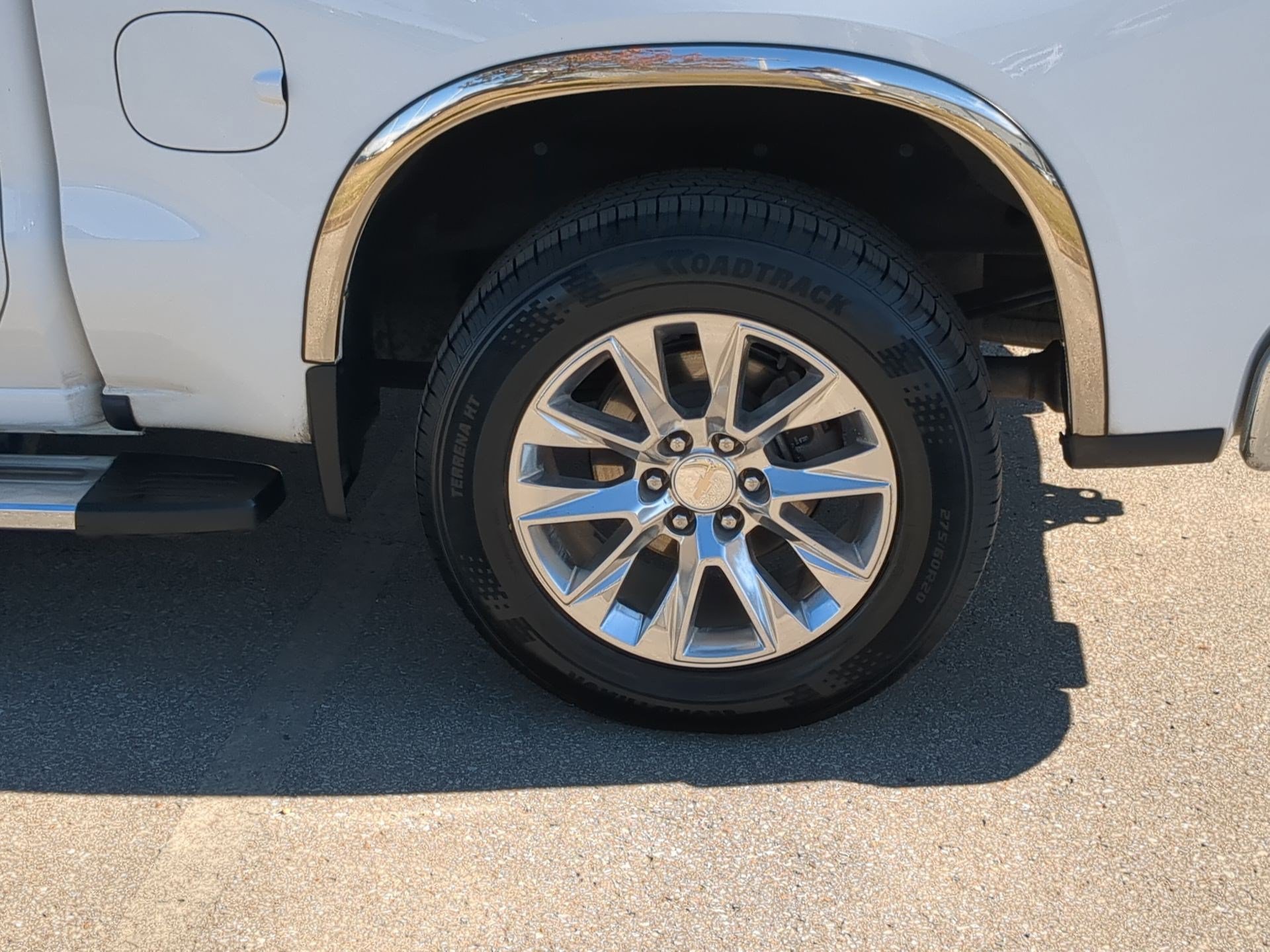 Used 2020 Chevrolet Silverado 1500 LTZ AWD/4WD image 10