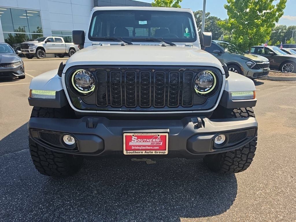 New 2025 Jeep Gladiator Sport AWD/4WD image 9