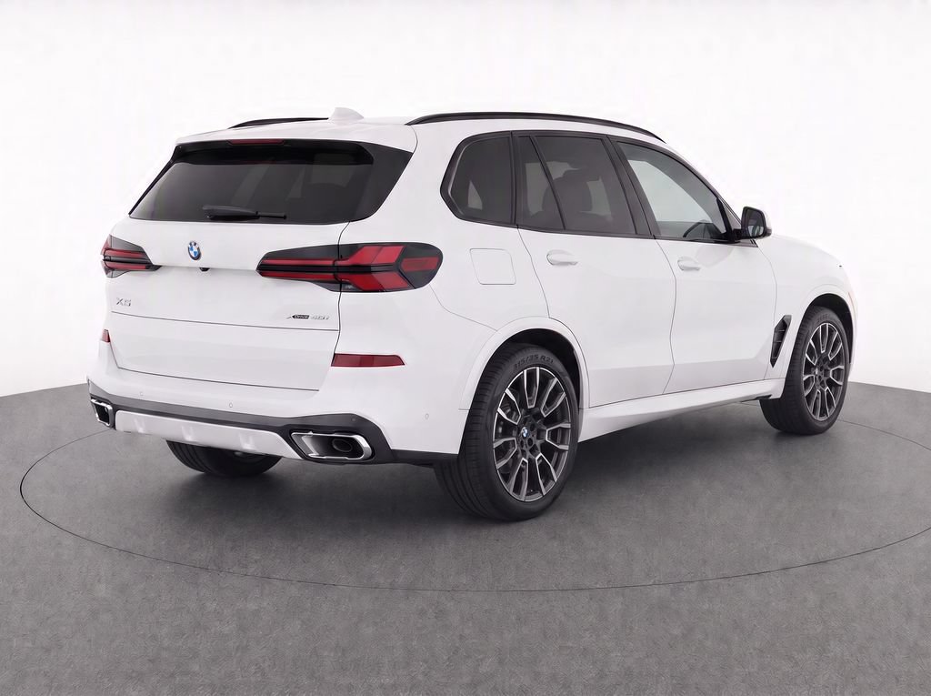 Used 2024 BMW X5 xDrive40i w/ M Sport Package AWD/4WD image 32