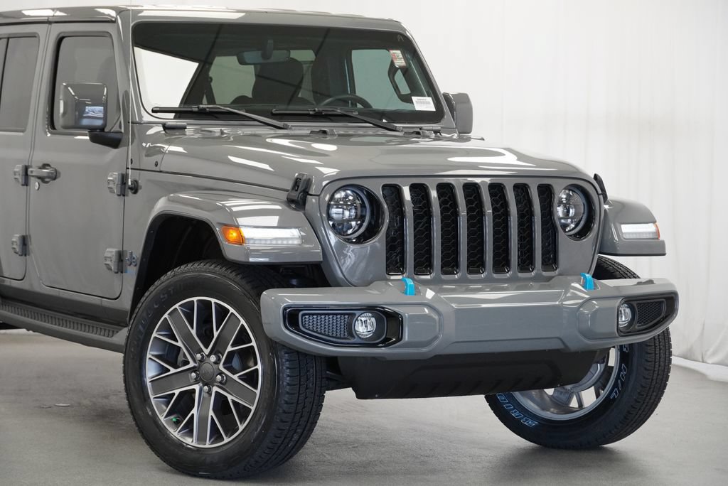 Used 2023 Jeep Wrangler Unlimited Sahara AWD/4WD image 7