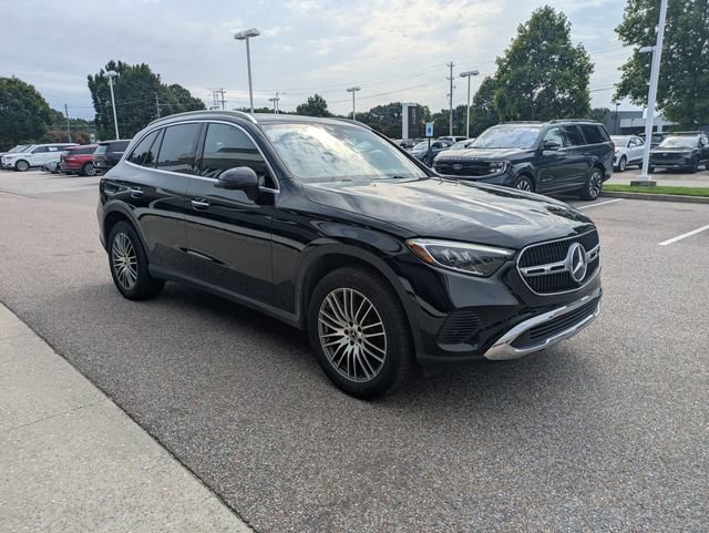 Used 2025 Mercedes-Benz GLC 300 4MATIC image 9