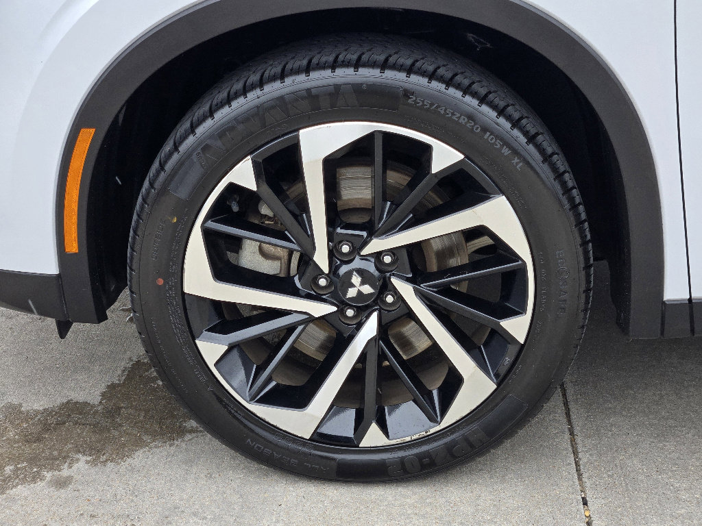 Used 2024 Mitsubishi Outlander SE image 17