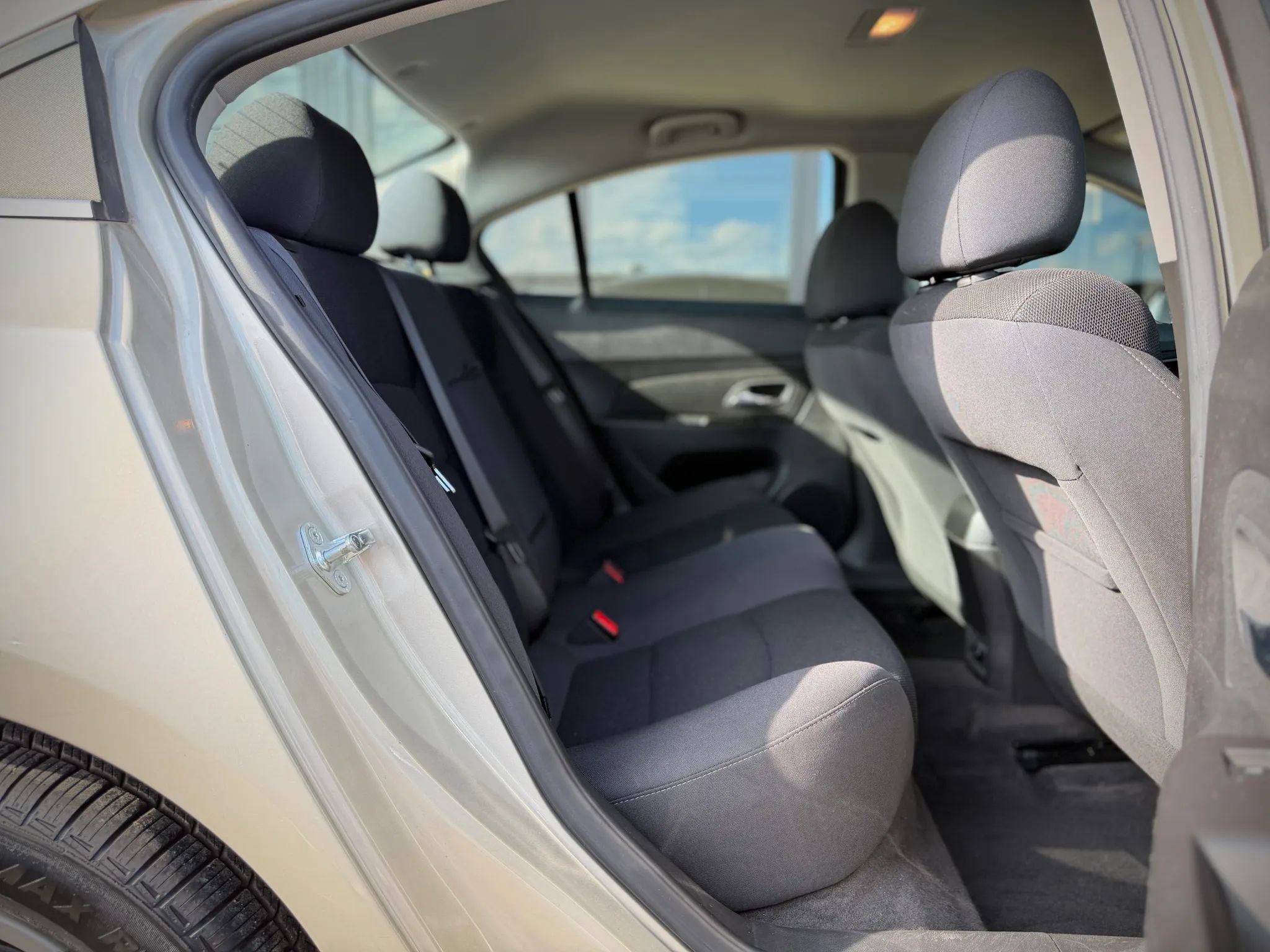 Used 2016 Chevrolet Cruze LT FWD image 12