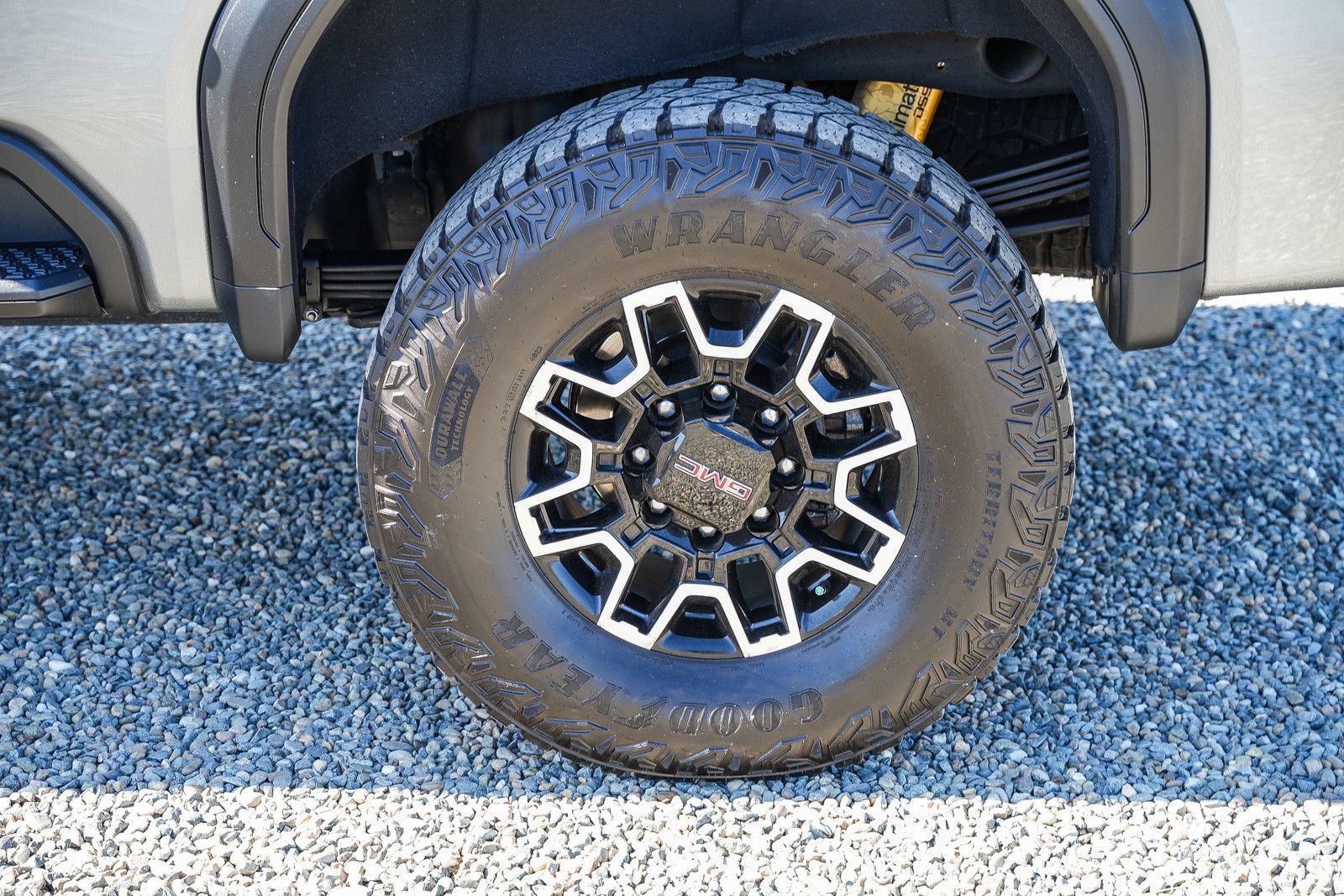 Used 2024 GMC Sierra 2500 AT4X AWD/4WD image 10