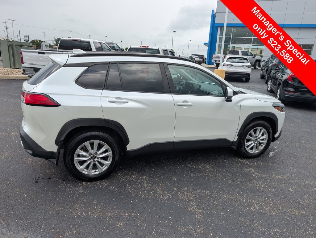 Used 2022 Toyota Corolla Cross LE AWD/4WD image 8