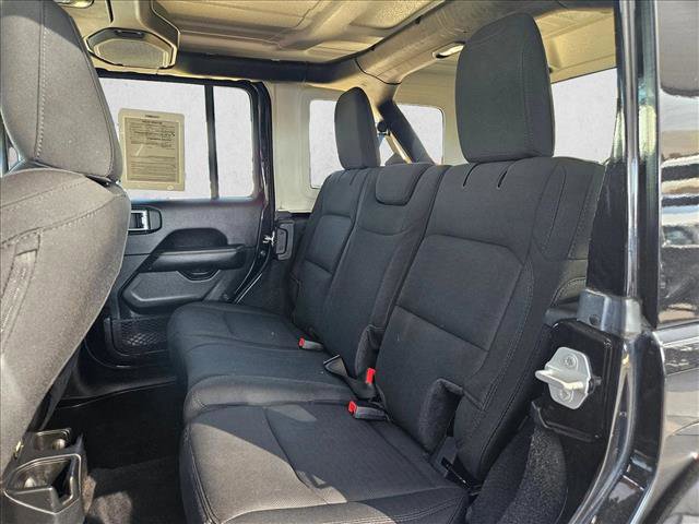 Used 2020 Jeep Wrangler Unlimited Sahara image 23